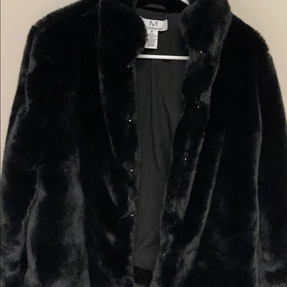 Faux fur - Picture 2 of 3